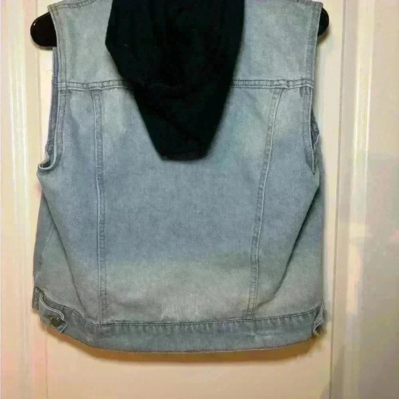 Ashley Vintage Charm Sleeveless Jean Jacket with Black Hood, Size Large. - Picture 4 of 6